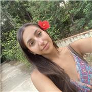 Laureata in lingue e letterature straniere ( inglese, spagnolo, russo)